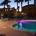 Relax In Stunning 1-bedroom In Apartman