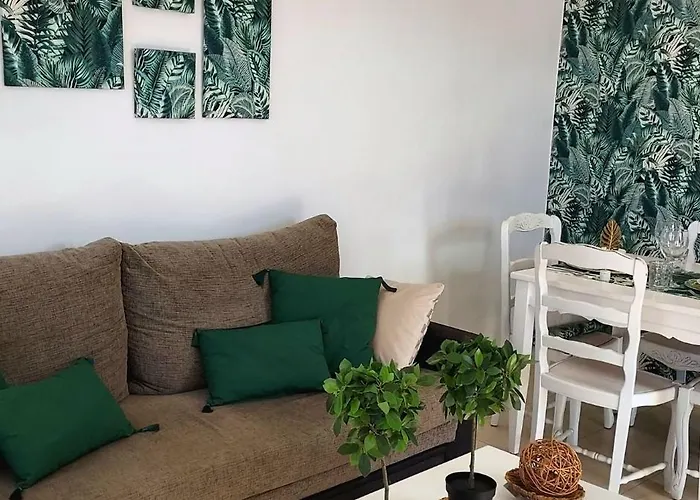 Relax In Stunning 1-bedroom In Lägenhet